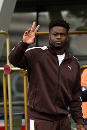 FOOTBALL : Depart de L Equipe de France pour rejoindre les Etats Unis pour participer à la coupe du monde de la FIFA - 10 06 2026 Brice Samba - L Equipe de France de football s envole du Bourget pour rejoindre Boston aux Etats Unis pour participer à la coupe du monde de la FIFA (du 11 juin au 19 juillet, aux Etats-Unis, au Canada et au Mexique), le 10 juin 2026. The French national football team is flying from Le Bourget to Boston in the United States to participate in the FIFA World Cup, WM, Weltmeisterschaft, Fussball (from June 11 to July 19, in the United States, Canada and Mexico), on June 10, 2026. Le BourgetFrance Copyright: xPierrexPerusseaux xBestimagex