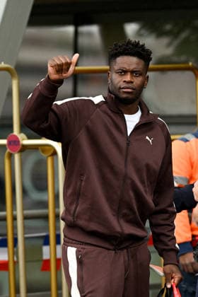 FOOTBALL : Depart de L Equipe de France pour rejoindre les Etats Unis pour participer à la coupe du monde de la FIFA - 10 06 2026 Brice Samba - L Equipe de France de football s envole du Bourget pour rejoindre Boston aux Etats Unis pour participer à la coupe du monde de la FIFA (du 11 juin au 19 juillet, aux Etats-Unis, au Canada et au Mexique), le 10 juin 2026. The French national football team is flying from Le Bourget to Boston in the United States to participate in the FIFA World Cup, WM, Weltmeisterschaft, Fussball (from June 11 to July 19, in the United States, Canada and Mexico), on June 10, 2026. Le BourgetFrance Copyright: xPierrexPerusseaux xBestimagex