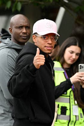 FOOTBALL : Depart de L Equipe de France pour rejoindre les Etats Unis pour participer à la coupe du monde de la FIFA - 10 06 2026 Desire Doue - L Equipe de France de football s envole du Bourget pour rejoindre Boston aux Etats Unis pour participer à la coupe du monde de la FIFA (du 11 juin au 19 juillet, aux Etats-Unis, au Canada et au Mexique), le 10 juin 2026. The French national football team is flying from Le Bourget to Boston in the United States to participate in the FIFA World Cup, WM, Weltmeisterschaft, Fussball (from June 11 to July 19, in the United States, Canada and Mexico), on June 10, 2026. Le BourgetFrance Copyright: xPierrexPerusseaux xBestimagex