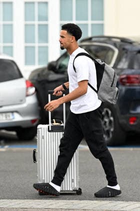 FOOTBALL : Depart de L Equipe de France pour rejoindre les Etats Unis pour participer à la coupe du monde de la FIFA - 10 06 2026 Warren Zaire-Emery - L Equipe de France de football s envole du Bourget pour rejoindre Boston aux Etats Unis pour participer à la coupe du monde de la FIFA (du 11 juin au 19 juillet, aux Etats-Unis, au Canada et au Mexique), le 10 juin 2026. The French national football team is flying from Le Bourget to Boston in the United States to participate in the FIFA World Cup, WM, Weltmeisterschaft, Fussball (from June 11 to July 19, in the United States, Canada and Mexico), on June 10, 2026. Le BourgetFrance Copyright: xPierrexPerusseaux xBestimagex
