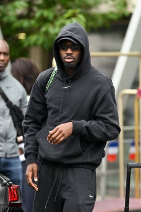 FOOTBALL : Depart de L Equipe de France pour rejoindre les Etats Unis pour participer à la coupe du monde de la FIFA - 10 06 2026 Marcus Thuram - L Equipe de France de football s envole du Bourget pour rejoindre Boston aux Etats Unis pour participer à la coupe du monde de la FIFA (du 11 juin au 19 juillet, aux Etats-Unis, au Canada et au Mexique), le 10 juin 2026. The French national football team is flying from Le Bourget to Boston in the United States to participate in the FIFA World Cup, WM, Weltmeisterschaft, Fussball (from June 11 to July 19, in the United States, Canada and Mexico), on June 10, 2026. Le BourgetFrance Copyright: xPierrexPerusseaux xBestimagex