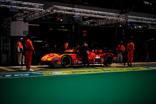 24 HEURES DU MANS 2026 - FREE PRACTICE AND QUALIFIYING SESSION 17 LOTTERER Andrà (ger), DERANI Pipo (bra), JAUBERT Mathys (fra), Genesis Magma Racing, Genesis GMR-001 17, Hypercar, pitstop, arrêt aux stands during the Free Practice and Qualifying session of the 24 Hours of Le Mans 2026, 3rd round of the 2026 FIA World Endurance Championship, from June 10 to 11, 2026 on the Circuit des 24 Heures du Mans in Le Mans, France - Le MansFrance Copyright: xCharlyxLopezx