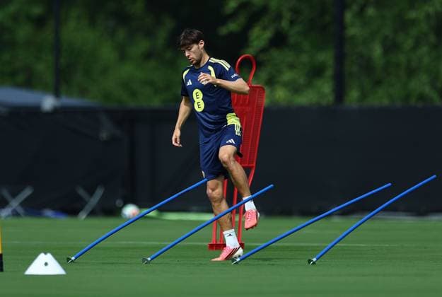 Aaron Hickey of Scotland Scotland Training Session and press conference, PK, Pressekonferenz 2026 FIFA World Cup, WM, Weltmeisterschaft, Fussball Football, Atrium Health Performance Park, Charlotte, USA - 10 Jun 2026Charlotte Atrium Health Performance Park United States of America EDITORIAL USE ONLY No use with unauthorised audio, video, data, fixture lists, club league logos or live services. Online in-match use limited to 120 images, no video emulation. No use in betting, games or single club league player publications. Copyright: xMichaelxZemanek Shutterstockx 16919987l