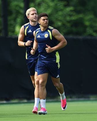George Hirst of Scotland and Che Adams of Scotland Scotland Training Session and press conference, PK, Pressekonferenz 2026 FIFA World Cup, WM, Weltmeisterschaft, Fussball Football, Atrium Health Performance Park, Charlotte, USA - 10 Jun 2026Charlotte Atrium Health Performance Park United States of America EDITORIAL USE ONLY No use with unauthorised audio, video, data, fixture lists, club league logos or live services. Online in-match use limited to 120 images, no video emulation. No use in betting, games or single club league player publications. Copyright: xMichaelxZemanek Shutterstockx 16919987bp