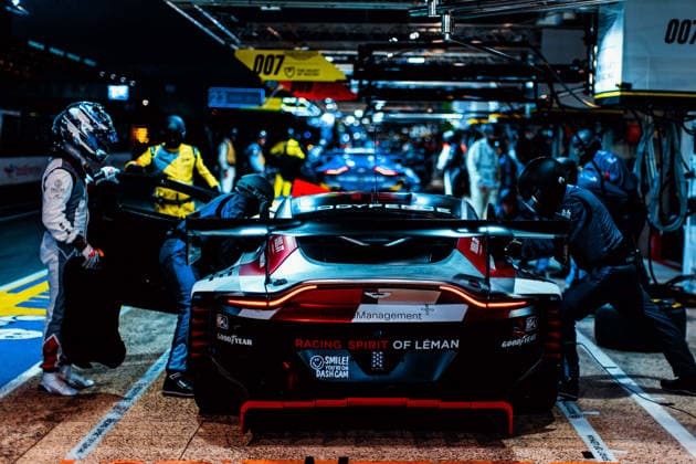 Motorsport, 24 Stunden von Le Mans, Training und Qualifikation #2 24 HEURES DU MANS 2026 - FREE PRACTICE AND QUALIFIYING SESSION 59 MATEU Clà ment (fra), FOSSARD Marius (fra), HASSE CLOT Valentin (fra), Racing Spirit of Leman, Aston Martin Vantage AMR LMGT3 59, LM GT3, action, pitstop, arrêt aux stands during the Free Practice and Qualifying session of the 24 Hours of Le Mans 2026, 3rd round of the 2026 FIA World Endurance Championship, from June 10 to 11, 2026 on the Circuit des 24 Heures du Mans in Le Mans, France - Copyright: xAndreaxLorenzinax