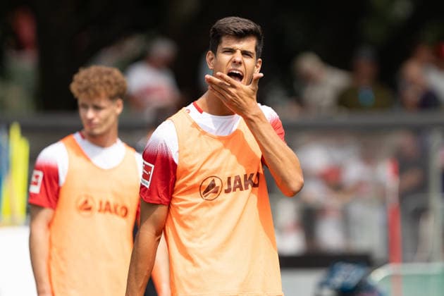 Chema Andràs (VfB Stuttgart, 30), GER, VfB Stuttgart, Fussball, 1. Bundesliga, Trainingsauftakt, oeffentliches Training, Spielzeit 2026 2027, 16.07.2026, DFL REGULATIONS PROHIBIT ANY USE OF PHOTOGRAPHS AS IMAGE SEQUENCES AND OR QUASI-VIDEO, GER, VfB Stuttgart, Fussball, 1. Bundesliga, Trainingsauftakt, oeffentliches Training, Spielzeit 2026 2027, 16.07.2026, Stuttgart Copyright: xEibner-Pressefoto EdwardxCheungx EP_ECG