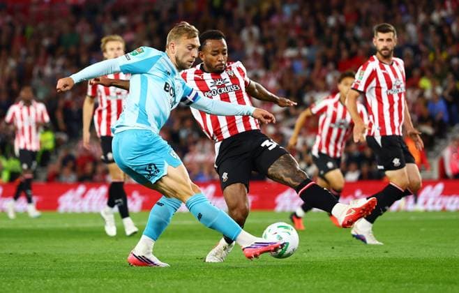 Jarrod Bowen of West Ham United. Southampton v West Ham United, EFL Carabao Cup, Second Round, Football, St Mary s Stadium, Southampton, UK - 25 Aug 2026Southampton St Mary s Stadium United Kingdom EDITORIAL USE ONLY No use with unauthorised audio, video, data, fixture lists, club league logos or live services. Online in-match use limited to 120 images, no video emulation. No use in betting, games or single club league player publications. Copyright: xJamesxMarsh Shutterstockx 17114998bz