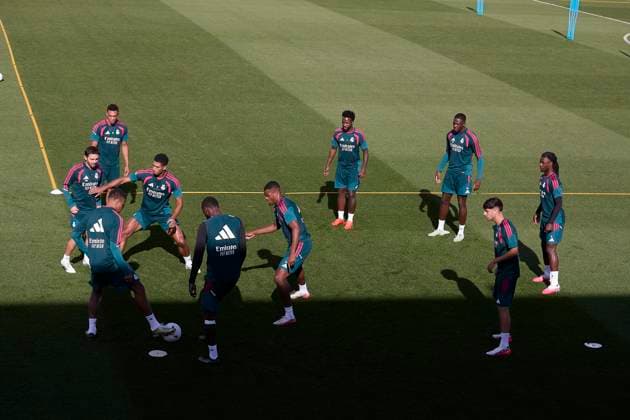 Real Madrid CF training session and press conference, PK, Pressekonferenz at Ciudad Real Madrid in Madrid, Spain - 25 Aug 2026 (From L to R) Kylian Mbappe, Bernardo Silva, Jude Bellingham, Trent Alexander-Arnold, Vinicius Junior, Ibrahima Konate, Eduardo Camavinga, Alexis Ciria and Denzel Dumfries and Antonio Rudiger of Real Madrid CF seen in action during the training session at Ciudad Real Madrid, on the eve of the LaLiga EA Sports 2026 2027 week 1 football match between Real Madrid CF and Real Sociedad Madrid Spain Copyright: xFedericoxTitonex xSOPAxImagesx Federico-Titone-1444704