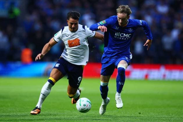 James Garner of Everton and Jusef Erabi of Preston North End Preston North End v Everton, EFL Carabao Cup, Second Round, Football, Deepdale, Preston, UK - 26 Aug 2026Preston Deepdale United Kingdom EDITORIAL USE ONLY No use with unauthorised audio, video, data, fixture lists, club league logos or live services. Online in-match use limited to 120 images, no video emulation. No use in betting, games or single club league player publications. Copyright: xPaulxCurrie Shutterstockx 17115055an
