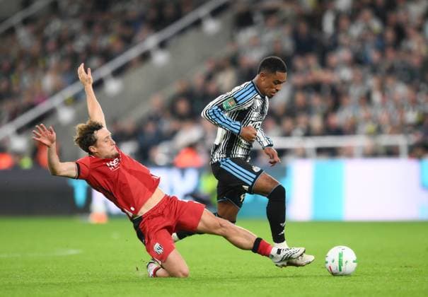 Callum Styles of West Bromwich Albion challenges Jacob Ramsey of Newcastle United Newcastle United v West Bromwich Albion, EFL Carabao Cup, Second Round, Football, St James Park, Newcastle, UK - 26 Aug 2026Newcastle St James Park United Kingdom EDITORIAL USE ONLY No use with unauthorised audio, video, data, fixture lists, club league logos or live services. Online in-match use limited to 120 images, no video emulation. No use in betting, games or single club league player publications. Copyright: xRichardxLee Shutterstockx 17115059bh