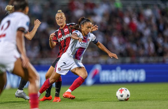 GER, Frankfurt, Eintracht Frankfurt vs Paris Saint-Germain, UEFA Womens Champions League, Fussball, UEFA, Spielzeit 2026 2027, Stadion am Brentanobad, 3. Quali-Runde, Hinspiel im Bild v.l.: Hanna Bennison (Eintracht Frankfurt Frauen 8), Sakina Karchaoui (Paris Saint-Germain Frauen 7) DFB DFL REGULATIONS PROHIBIT ANY USE OF PHOTOGRAPHS AS IMAGE SEQUENCES AND OR QUASI-VIDEO, 26.08.2026 Copyright: HMBxMedia HendrikxHamelau