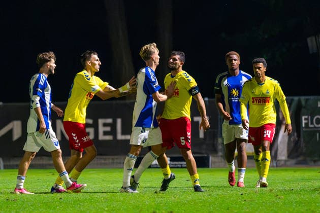 Auseinandersetzung zwischen Ibrahim Temin (SV Atlas Delmenhorst, 5) und Marvin Benjamins (BSV Kickers Emden, 19), Deutschland: Fussball, Regionalliga Nord, Saison 2026 27, 5. Spieltag, 26.08.2026, SV Atlas Delmenhorst vs BSV Kickers Emden, Stadion an der Düsternortstraße (Delmenhorst, Niedersachsen) Copyright: xLeonxFrickx