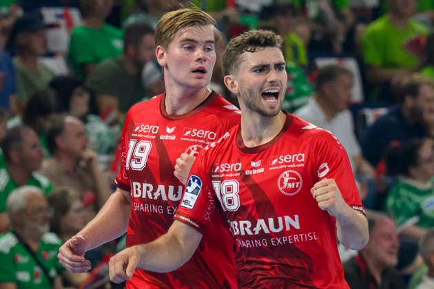 im Bild v.l.: Reynir Stefansson (MT Melsungen, 19), Florian Drosten (MT Melsungen, 18), Tor, Treffer, Jubel, Torjubel, Freude, Begeisterung, feiert, GER, Berlin, Handball, Fuechse Berlin vs MT Melsungen, in der Max-Schmeling-Halle, 27.08.2026, Copyright: HMBxMedia UwexKoch