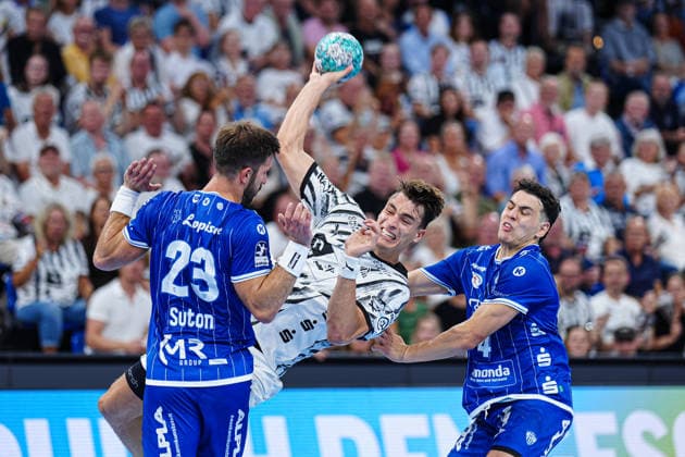 Tim Suton (TBV Lemgo-Lippe, 23), Julian Köster (THW Kiel, 07), Samuel Zehnder (TBV Lemgo-Lippe, 04) GER, THW Kiel vs. TBV Lemgo-Lippe, Handball, 1. Bundesliga, Spieltag 1, Saison 2026 2027, 27.08.2026 GER, THW Kiel vs. TBV Lemgo-Lippe, Handball, 1. Bundesliga, Spieltag 1, Saison 2026 2027, 27.08.2026 Kiel Copyright: xEibner-Pressefoto MarcelxvonxFehrnx EP_MFN