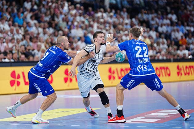 Christian OÂ Sullivan (TBV Lemgo-Lippe, 09), Elias Ellefsen a Skipagotu (THW Kiel, 71), Adam Nyfjaell (TBV Lemgo-Lippe, 22) GER, THW Kiel vs. TBV Lemgo-Lippe, Handball, 1. Bundesliga, Spieltag 1, Saison 2026 2027, 27.08.2026 GER, THW Kiel vs. TBV Lemgo-Lippe, Handball, 1. Bundesliga, Spieltag 1, Saison 2026 2027, 27.08.2026 Kiel Copyright: xEibner-Pressefoto MarcelxvonxFehrnx EP_MFN
