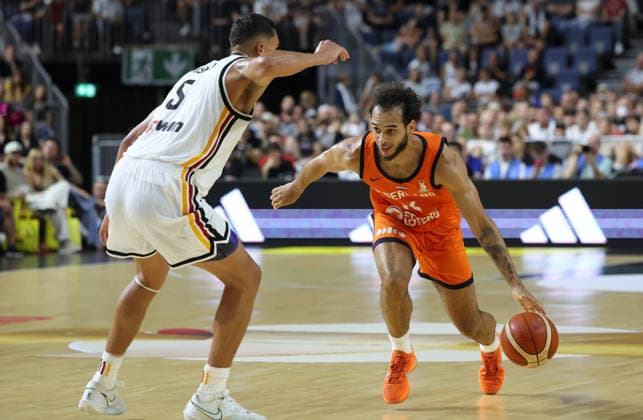 v.l. Tristan da Silva (Deutschland Herren 05), Troy Koehler (Niederlande Herren 16) Deutschland vs. Niederlande, Basketball, DBB, FIBA Basketball World Cup 2027, European Qualifiers, 27.08.2026 Deutschland vs. Niederlande, Basketball, DBB, FIBA Basketball World Cup 2027, European Qualifiers, 27.08.2026 Koeln Copyright: xEibner-Pressefotox xThomasxStoeckerx EP_TSR