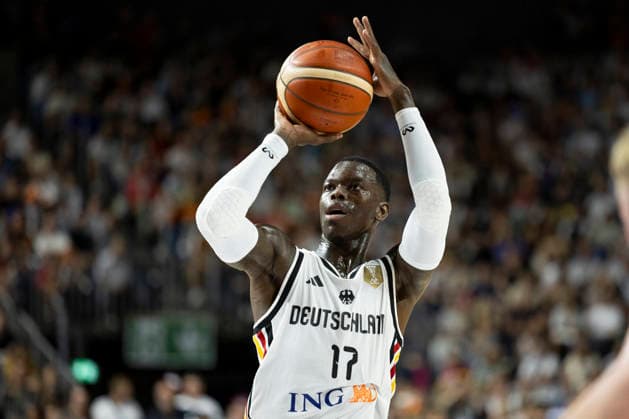 Dennis SCHROEDER (SCHRÖDER) (GER, 17, mi.) am Ball, beim Freiwurf, Einzelaktion, Basketball Laenderspiel WM Qualifikation Deutschland (GER) - Niederlande (NED), Endstand 99:83, FIBA Basketball World Cup European Qualifiers, 2nd Round, Group K, am 27.08.2026, in Koeln Lanxess Arena; Â