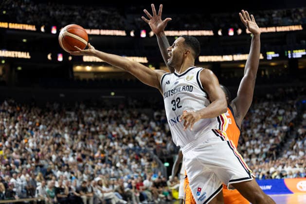 Johannes THIEMANN (GER, 32) am Ball, beim Wurf zum Korb, Aktion, Basketball Laenderspiel WM Qualifikation Deutschland (GER) - Niederlande (NED), Endstand 99:83, FIBA Basketball World Cup European Qualifiers, 2nd Round, Group K, am 27.08.2026, in Koeln Lanxess Arena;