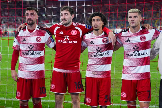 28.08.2026, xydrx, Fußball, 3.Liga, Fortuna Düsseldorf - VfB Stuttgart II, Saison 2026 2027, Merkur Spiel-Arena: Philipp Foerster (Fortuna Duesseldorf, 10) Marcel Benger (Fortuna Duesseldorf, 16) Anas Slimani (Fortuna Duesseldorf, 34) und Erik Wekesser (Fortuna Duesseldorf, 7) freuen sich über den Sieg DFB regulations prohibit any use of photographs as image sequences and or quasi-video. Copyright: HMBxMedia YannisxDreimann