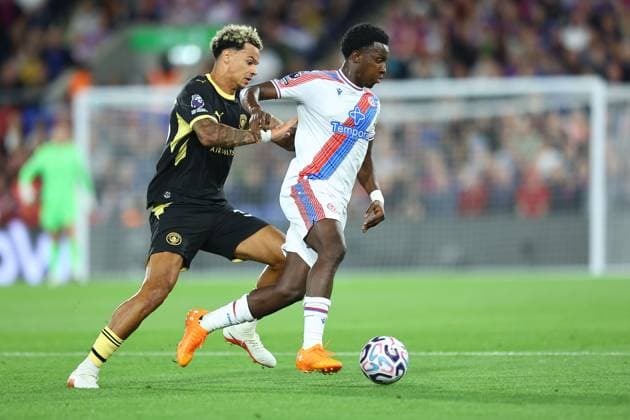 Eddie Nketiah of Crystal Palace and Nico O Reilly of Manchester City Crystal Palace v Manchester City, Premier League Football, Football, Selhurst Park, London, UK - 28 Aug 2026London Selhurst Park United Kingdom EDITORIAL USE ONLY No use with unauthorised audio, video, data, fixture lists, club league logos or live services. Online in-match use limited to 120 images, no video emulation. No use in betting, games or single club league player publications. Copyright: xMichaelxZemanek Shutterstockx 17118951aj