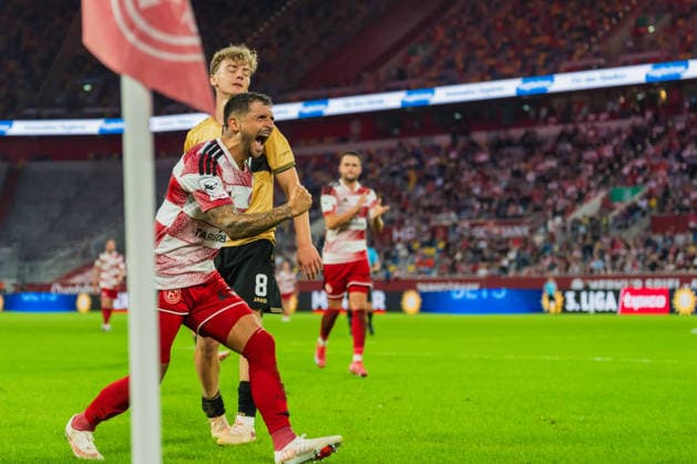 Yanik Spalt (VFB Stuttagrt II, 08) frustriert, Matthias Zimmermann (Fortuna Düsseldorf, 25) feiert sich ab nach einem gewonnenen Zweikampf Fortuna Duesseldorf vs. VFB Stuttgart II, Fussball, 3.Liga, 03.Spieltag, Saison 2026 27, 28.08.2026, DFL REGULATIONS PROHIBIT ANY USE OF PHOTOGRAPHS AS IMAGE SEQUENCES AND OR QUASI-VIDEO, Fortuna Duesseldorf vs. VFB Stuttgart II, Fussball, 3.Liga, 3.Spieltag, Saison 2026 27, 28.08.2026 Düsseldorf Copyright: xEibner-Pressefoto LukasxBaldygax EP_LBA