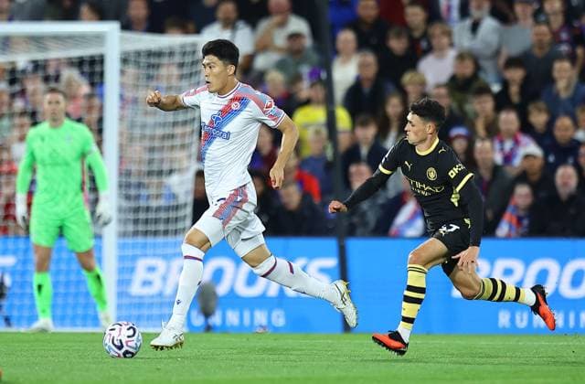 Takehiro Tomiyasu of Crystal Palace and Phil Foden of Manchester City Crystal Palace v Manchester City, Premier League Football, Football, Selhurst Park, London, UK - 28 Aug 2026London Selhurst Park United Kingdom EDITORIAL USE ONLY No use with unauthorised audio, video, data, fixture lists, club league logos or live services. Online in-match use limited to 120 images, no video emulation. No use in betting, games or single club league player publications. Copyright: xMichaelxZemanek Shutterstockx 17118951cx