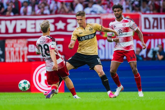 Sascha Risch (Fortuna Düsseldorf, 28) attakiert Oliver Roelke (VFB Stuttagrt II, 11), Elias Egouli (Fortuna Düsseldorf, 44), Zweikampf Fortuna Duesseldorf vs. VFB Stuttgart II, Fussball, 3.Liga, 03.Spieltag, Saison 2026 27, 28.08.2026, DFL REGULATIONS PROHIBIT ANY USE OF PHOTOGRAPHS AS IMAGE SEQUENCES AND OR QUASI-VIDEO, Fortuna Duesseldorf vs. VFB Stuttgart II, Fussball, 3.Liga, 3.Spieltag, Saison 2026 27, 28.08.2026 Düsseldorf Copyright: xEibner-Pressefoto LukasxBaldygax EP_LBA