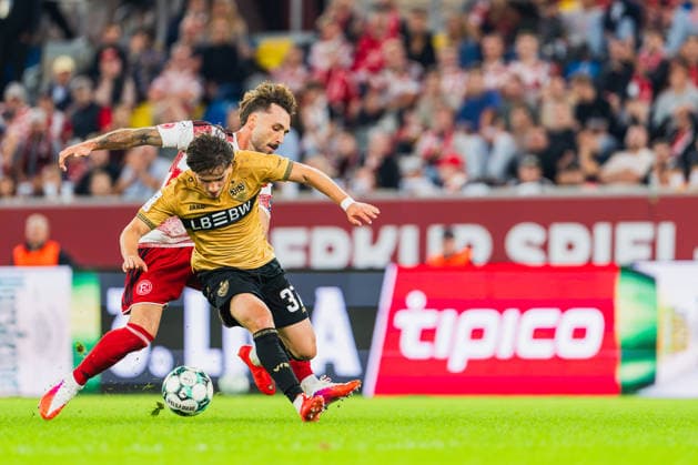 Zweikampf zwischen Fabian Schleusener (Fortuna Düsseldorf, 24) und David Preu (VFB Stuttagrt II, 37) um den Ball Fortuna Duesseldorf vs. VFB Stuttgart II, Fussball, 3.Liga, 03.Spieltag, Saison 2026 27, 28.08.2026, DFL REGULATIONS PROHIBIT ANY USE OF PHOTOGRAPHS AS IMAGE SEQUENCES AND OR QUASI-VIDEO, Fortuna Duesseldorf vs. VFB Stuttgart II, Fussball, 3.Liga, 3.Spieltag, Saison 2026 27, 28.08.2026 Düsseldorf Copyright: xEibner-Pressefoto LukasxBaldygax EP_LBA