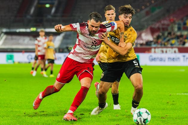 harter Zweikampf von Yassine Bouchama (Fortuna Düsseldorf, 05) und Mirza Catovic (VFB Stuttagrt II, 05), Ellbogen im Gesicht Fortuna Duesseldorf vs. VFB Stuttgart II, Fussball, 3.Liga, 03.Spieltag, Saison 2026 27, 28.08.2026, DFL REGULATIONS PROHIBIT ANY USE OF PHOTOGRAPHS AS IMAGE SEQUENCES AND OR QUASI-VIDEO, Fortuna Duesseldorf vs. VFB Stuttgart II, Fussball, 3.Liga, 3.Spieltag, Saison 2026 27, 28.08.2026 Düsseldorf Copyright: xEibner-Pressefoto LukasxBaldygax EP_LBA