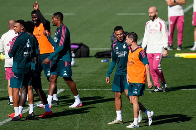 August 29, 2026, Valdebebas, Madrid, Spain: Kylian Mbappe and Bernardo Silva during the training day of Real Madrid ahead the Spanish League, LaLiga EA Sports, football match against Malaga CF at Ciudad Deportiva Real Madrid on August 29, 2026, in Valdebebas, Madrid, Spain. Real Madrid Training And press conference, PK, Pressekonferenz - LaLiga EA Sports - ZUMAa181 20260829_zaa_a181_008 Copyright: xOscarxJ.xBarrosox