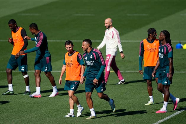 August 29, 2026, Valdebebas, Madrid, Spain: Bernardo Silva and Kylian Mbappe during the training day of Real Madrid ahead the Spanish League, LaLiga EA Sports, football match against Malaga CF at Ciudad Deportiva Real Madrid on August 29, 2026, in Valdebebas, Madrid, Spain. Real Madrid Training And press conference, PK, Pressekonferenz - LaLiga EA Sports - ZUMAa181 20260829_zaa_a181_021 Copyright: xOscarxJ.xBarrosox