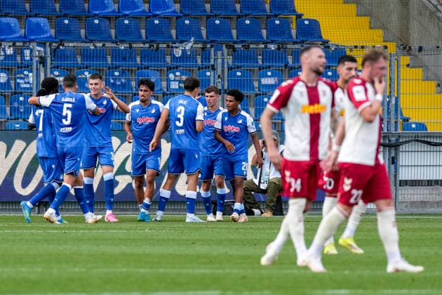 Spieler der TSG 1899 Hoffenheim II (U23), jubeln über das Tor zum 2:0, Jubel, Torjubel, Torerfolg, celebrate the goal, goal, celebration, jubelt ueber das Tor, Freuen, Freude, freut sich, optimistisch, positiv, Spielszene, Highlight, Action, Aktion, 29.08.2026, Sinsheim (Deutschland), Fussball, 3. Liga, TSG 1899 Hoffenheim II - SSV Jahn Regensburg, DFB DFL REGULATIONS PROHIBIT ANY USE OF PHOTOGRAPHS AS IMAGE SEQUENCES AND OR QUASI-VIDEO.
