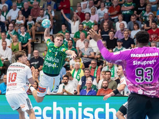 Victor Kloeve (Frisch Auf Goeppingen, 07) setzt sich gegen Florian Scheerer (HC Erlangen, 10) durch, Frisch Auf Goeppingen vs. HC Erlangen, Handball, 1. Bundesliga, Herren, Spielzeit 2026 2027, 29.08.2026, Frisch Auf Goeppingen vs. HC Erlangen, Handball, 1. Bundesliga, Herren, Spielzeit 2026 2027, 29.08.2026 Goeppingen Copyright: xEibner-Pressefoto MichaelxSchmidx EP_MST