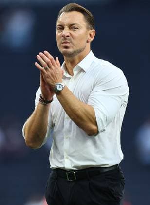 Matthias Jaissle manager of Newcastle United applauds the fans Tottenham Hotspur v Newcastle United, Premier League Football, Football, Tottenham Hotspur Stadium, London, UK - 29 Aug 2026London Tottenham Hotspur Stadium United Kingdom EDITORIAL USE ONLY No use with unauthorised audio, video, data, fixture lists, club league logos or live services. Online in-match use limited to 120 images, no video emulation. No use in betting, games or single club league player publications. Copyright: xMichaelxZemanek Shutterstockx 17119028bk