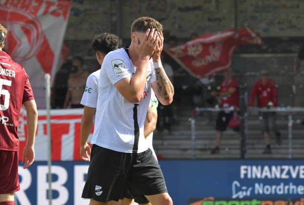 29.08.2026, GER, Fussball, 3.Liga, Saison 2026 2027, 03. Spieltag, Sportclub-Arena, Verl SC Verl - Fortuna Köln 1 : 2 Tim Heike (SC Verl), Aktion, Einzelbild, Quer, Mimik, Gestik, Enttäuscht, Enttäuschung