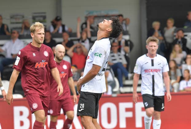 29.08.2026, GER, Fussball, 3.Liga, Saison 2026 2027, 03. Spieltag, Sportclub-Arena, Verl SC Verl - Fortuna Köln 1 : 2 Andre Leipold (SC Verl), Aktion, Einzelbild, Quer, Mimik, Gestik, Enttäuscht, Enttäuschung