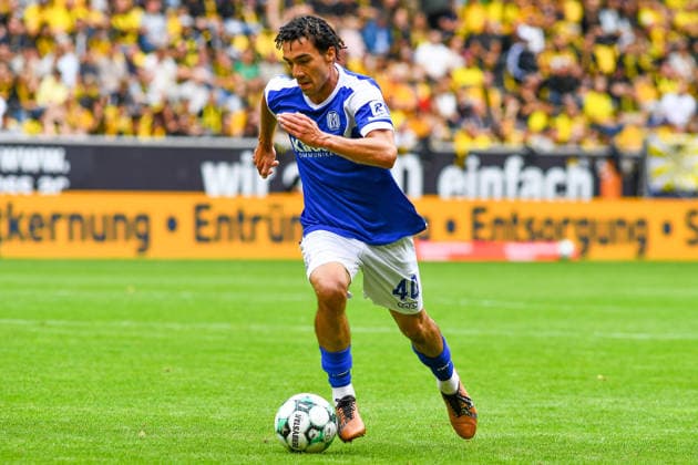 Niclas Nadj (SV Meppen, 40) am Ball, Spielszene, Freisteller, Ganzkörper, Einzelbild, Aktion, Action, 29.08.2026, Aachen (Deutschland), Fussball, 3. Liga, TSV Alemannia Aachen - SV Meppen, Fussball, 3. Liga, TSV Alemannia Aachen - SV Meppen, DFB DFL REGULATIONS PROHIBIT ANY USE OF PHOTOGRAPHS AS IMAGE SEQUENCES AND OR QUASI-VIDEO.
