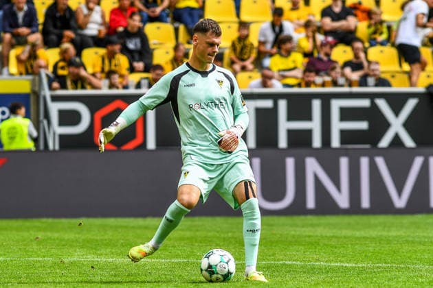 Stefan Bajic (Torwart Alemannia Aachen, 23) am Ball, Spielszene, Freisteller, Ganzkörper, Einzelbild, Aktion, Action, 29.08.2026, Aachen (Deutschland), Fussball, 3. Liga, TSV Alemannia Aachen - SV Meppen, Fussball, 3. Liga, TSV Alemannia Aachen - SV Meppen, DFB DFL REGULATIONS PROHIBIT ANY USE OF PHOTOGRAPHS AS IMAGE SEQUENCES AND OR QUASI-VIDEO.
