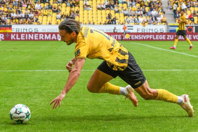 Petros Bagkalianis (Alemania Aachen, 2) nach Foulspiel, Foul, Foulspiel, 29.08.2026, Aachen (Deutschland), Fussball, 3. Liga, TSV Alemannia Aachen - SV Meppen, Fussball, 3. Liga, TSV Alemannia Aachen - SV Meppen, DFB DFL REGULATIONS PROHIBIT ANY USE OF PHOTOGRAPHS AS IMAGE SEQUENCES AND OR QUASI-VIDEO.