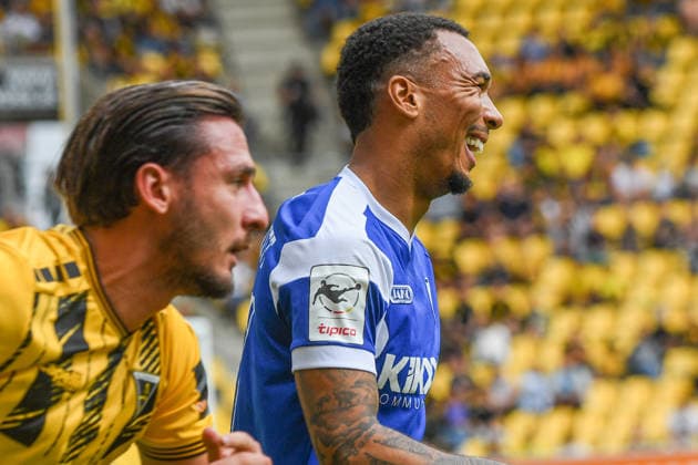 Petros Bagkalianis (Alemania Aachen, 2), Oliver Schmitt (SV Meppen, 7) lacht, lachen, fröhlich, strahlend, optimistisch, 29.08.2026, Aachen (Deutschland), Fussball, 3. Liga, TSV Alemannia Aachen - SV Meppen, Fussball, 3. Liga, TSV Alemannia Aachen - SV Meppen, DFB DFL REGULATIONS PROHIBIT ANY USE OF PHOTOGRAPHS AS IMAGE SEQUENCES AND OR QUASI-VIDEO.