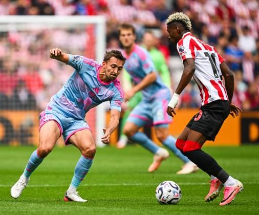 Timothy Castagne of Fulham and Nilson Angulo of Sunderland Sunderland v Fulham, Premier League Football, Football, Stadium of Light, Sunderland, UK - 30 Aug 2026Sunderland Stadium of Light United Kingdom EDITORIAL USE ONLY No use with unauthorised audio, video, data, fixture lists, club league logos or live services. Online in-match use limited to 120 images, no video emulation. No use in betting, games or single club league player publications. Copyright: xGreigxCowie Shutterstockx 17119085bo