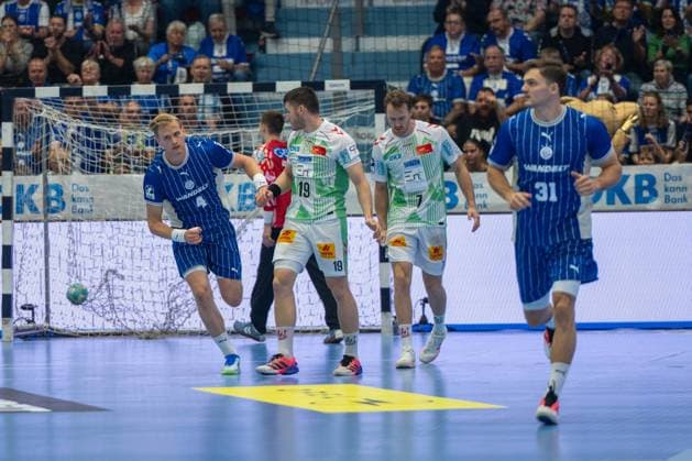 Ellidi Snaer Vidarsson, Kreislaeufer, (VfL Gummersbach 4), Kay Smits, Rueckraum, (VfL Gummersbach), Elvar Orn Jonsson, Rueckraum, (SC Magdeburg 19), VfL Gummersbach vs. SC Magdeburg, Opel Handball Bundesliga, Herren , 1. Spieltag, 30.08.2026 Gummersbach NRW Deutschland