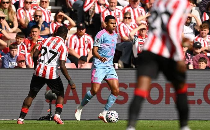 Shea Charles of Fulham Sunderland v Fulham, Premier League Football, Football, Stadium of Light, Sunderland, UK - 30 Aug 2026Sunderland Stadium of Light United Kingdom EDITORIAL USE ONLY No use with unauthorised audio, video, data, fixture lists, club league logos or live services. Online in-match use limited to 120 images, no video emulation. No use in betting, games or single club league player publications. Copyright: xGreigxCowie Shutterstockx 17119085dg