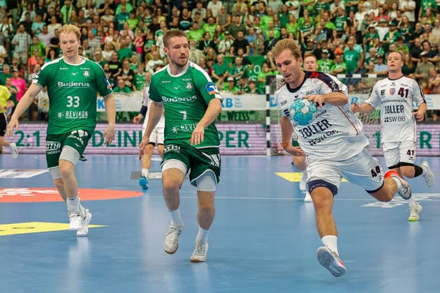 Mathias Rohde Larson (SG BBM Bietigheim, 44) im Laufduell mit Dominik Mappes (HSG Wetzlar, 07) HSG Wetzlar vs SG BBM Bietigheim, Handball, OPEL-HBL, 01. Spieltag, Saison 2026 2027, 30.08.26 HSG Wetzlar vs SG BBM Bietigheim, Handball, OPEL-HBL, 01. Spieltag, Saison 2026 2027, 30.08.26 Wetzlar Copyright: xEibner-Pressefotox EP_JHR