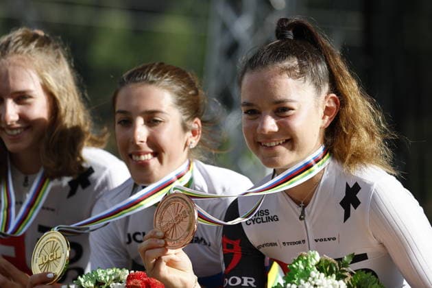 30.08.2026, Daolasa di Commezzadura, Val di Sole Bikeland, 2026 UCI MTB World Championship, WM, Weltmeisterschaft Men U23 s XCO (cross country olympic) Anina Hutter from Switzerland, 2nd place and silver medal, Valentina Corvi from Italy, 1st place, World Champion and gold medal and Monique Halter, 3rd place and bronze medal of the Women U23 s Cross Country Olympic World Championships 2026 Daolasa di Commezzadura Val di Sole Bikeland Trento Italy Copyright: xJustPictures.ch FrancescoxMinghettix jp-en-FrMi-_NG_2518