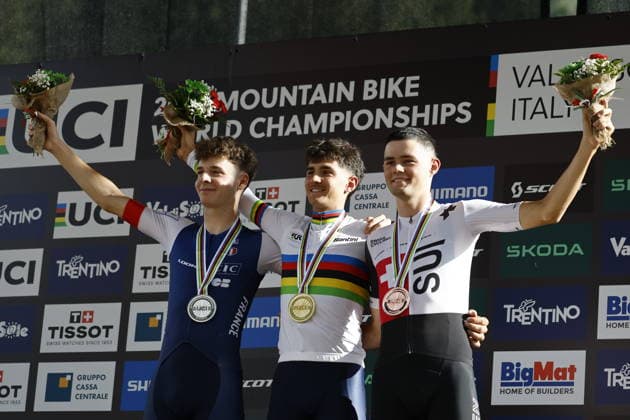 30.08.2026, Daolasa di Commezzadura, Val di Sole Bikeland, 2026 UCI MTB World Championship, WM, Weltmeisterschaft Men U23 s XCO (cross country olympic) Alix Andre Gallis from France, 2nd place and silver medal, Nael Rouffiac from France, 1st place, World Champion and gold medal and Nicolas Halter from Switzerland, 3rd place and bronze medal of the Men U23 s Cross Country Olympic World Championships 2026 Daolasa di Commezzadura Val di Sole Bikeland Trento Italy Copyright: xJustPictures.ch FrancescoxMinghettix jp-en-FrMi-_NG_2673