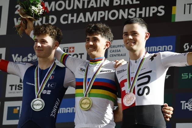 30.08.2026, Daolasa di Commezzadura, Val di Sole Bikeland, 2026 UCI MTB World Championship, WM, Weltmeisterschaft Men U23 s XCO (cross country olympic) Alix Andre Gallis from France, 2nd place and silver medal, Nael Rouffiac from France, 1st place, World Champion and gold medal and Nicolas Halter from Switzerland, 3rd place and bronze medal of the Men U23 s Cross Country Olympic World Championships 2026 Daolasa di Commezzadura Val di Sole Bikeland Trento Italy Copyright: xJustPictures.ch FrancescoxMinghettix jp-en-FrMi-_NG_2676