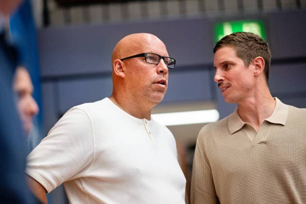 Axel Kromer, (HBW Balingen Weilstetten, Geschaeftsfuehrer), links und Felix Koenig, (HBW Balingen Weilstetten, Geschaefstuehrer), HBW Balingen Weilstetten vs. Handball Club Hamburg, GER, Opel 1. Handball Bundesliga, Meisterschaft, Spieltag 1, Saison 2026 2027, 30.08..2026, Eibner-Pressefoto Andreas Ulmer BW Balingen Weilstetten vs. Handball Club Hamburg, GER, Opel 1. Handball Bundesliga, Meisterschaft, Spieltag 1, Saison 2026 2027, 30.08..2026, Balingen Copyright: xEibner-Pressefoto AndreasxUlmerx EP_AUR