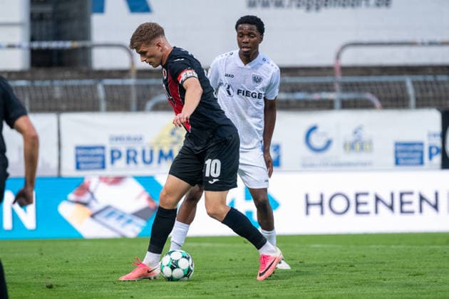 Zweikampf zwischen David Otto (Viktoria Koeln, 10) und Wesley Adeh (SC Preussen Muenster, 06). FC Viktoria Koeln vs. SC Preussen Muenster, Fussball, 3. Liga, 03. Spieltag, Saison 2026 2027, 30.08.2026 DFL DFB Regulations prohibit any use of Photographs as image sequences and or Quasivideo FC Viktoria Koeln vs. SC Preussen Muenster, Fussball, 3. Liga, 03. Spieltag, Saison 2026 2027, 30.08.2026 Koeln Copyright: xEibner-Pressefoto ThomasxHaeslerx EP_THR