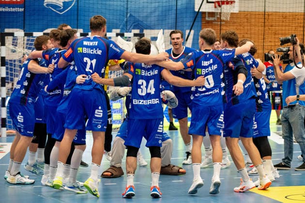 HBW Balingen Weilstetten feiert nach dem Sieg, HBW Balingen Weilstetten vs. Handball Club Hamburg, GER, Opel 1. Handball Bundesliga, Meisterschaft, Spieltag 1, Saison 2026 2027, 30.08..2026, Eibner-Pressefoto Andreas Ulmer BW Balingen Weilstetten vs. Handball Club Hamburg, GER, Opel 1. Handball Bundesliga, Meisterschaft, Spieltag 1, Saison 2026 2027, 30.08..2026, Balingen Copyright: xEibner-Pressefoto AndreasxUlmerx EP_AUR
